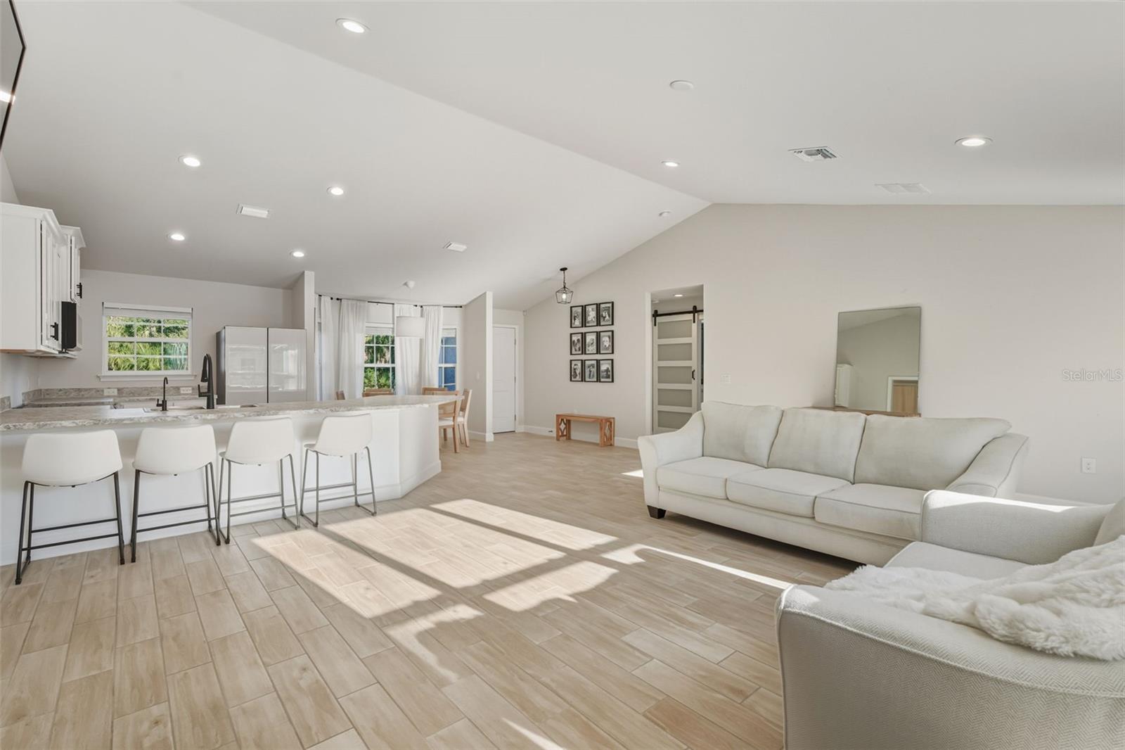 Image 20 of 40 For 1201 Lotus Street