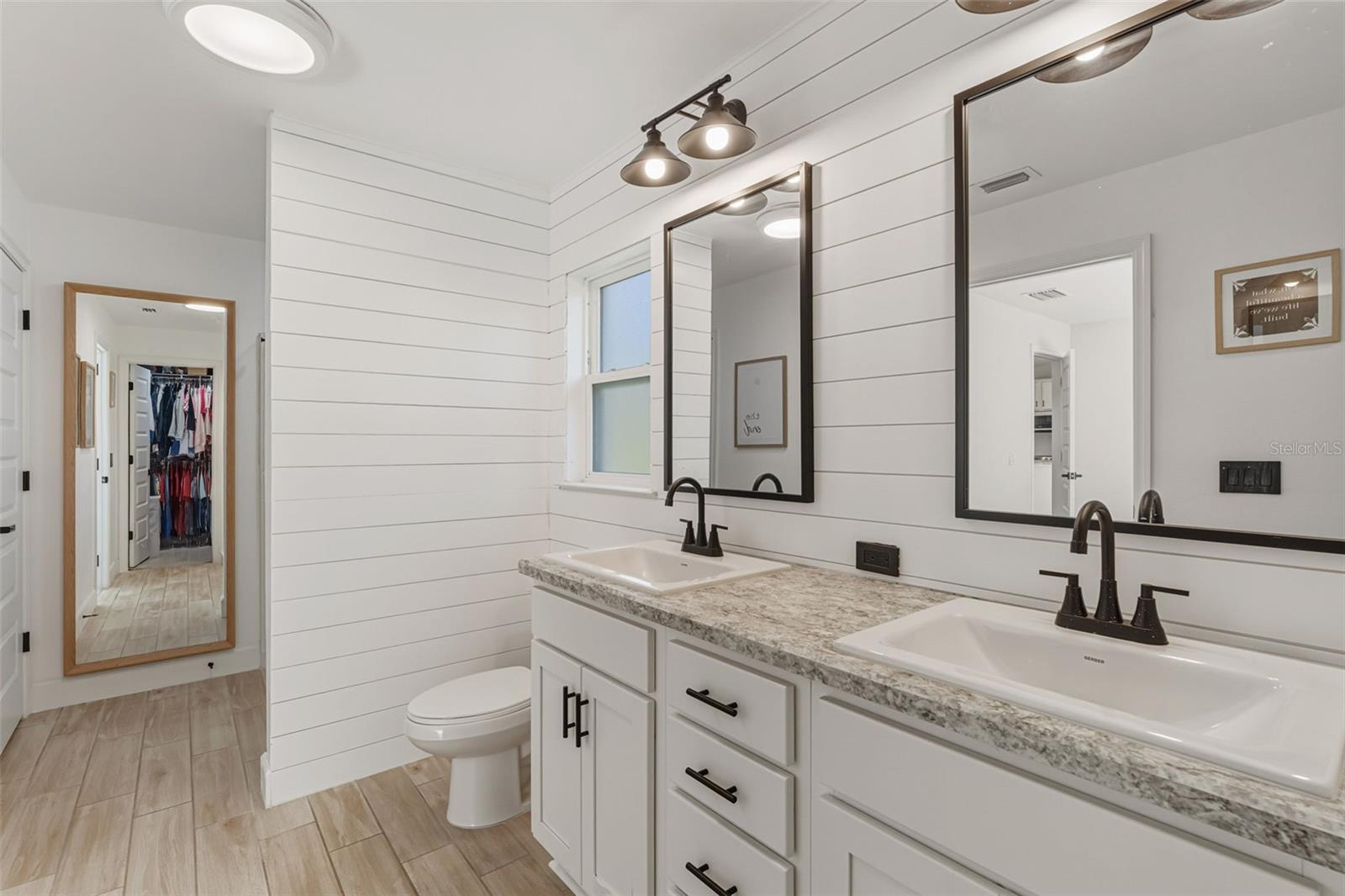 Image 26 of 40 For 1201 Lotus Street