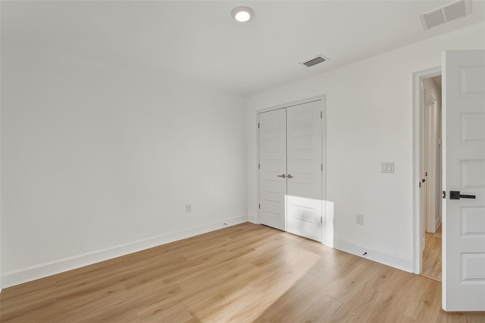 Image 29 of 40 For 1201 Lotus Street