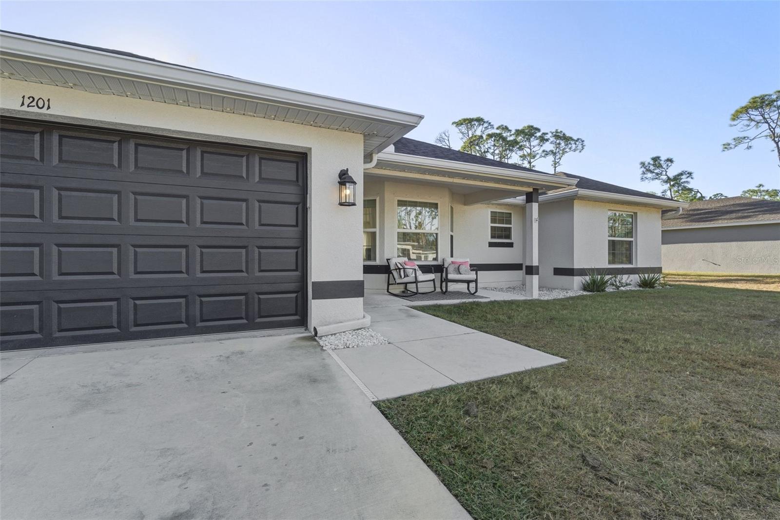 Image 3 of 40 For 1201 Lotus Street