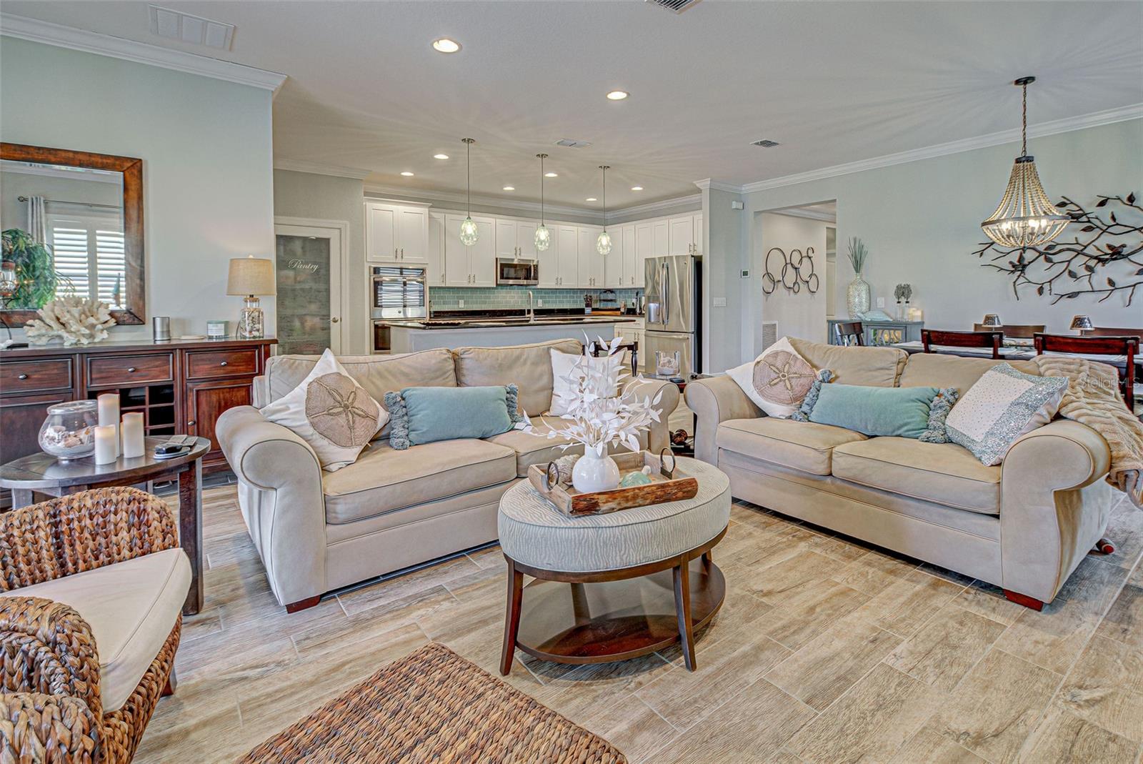 Image 21 of 70 For 2108 La Palma Avenue