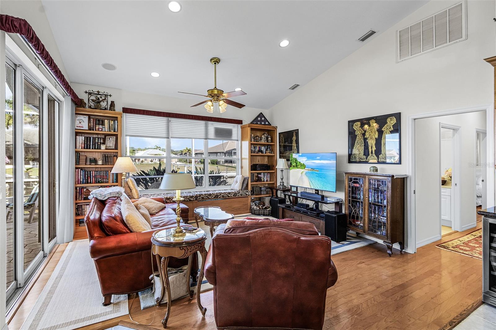 Image 15 of 50 For 400 Gun Cay Lane