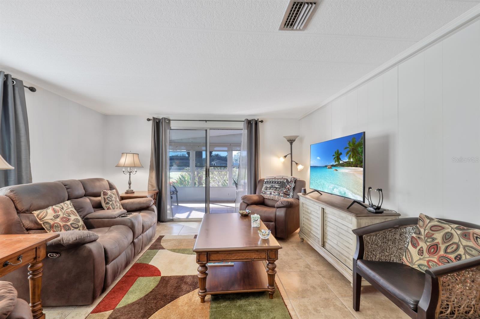 Image 12 of 96 For 2100 Kings Highway 857