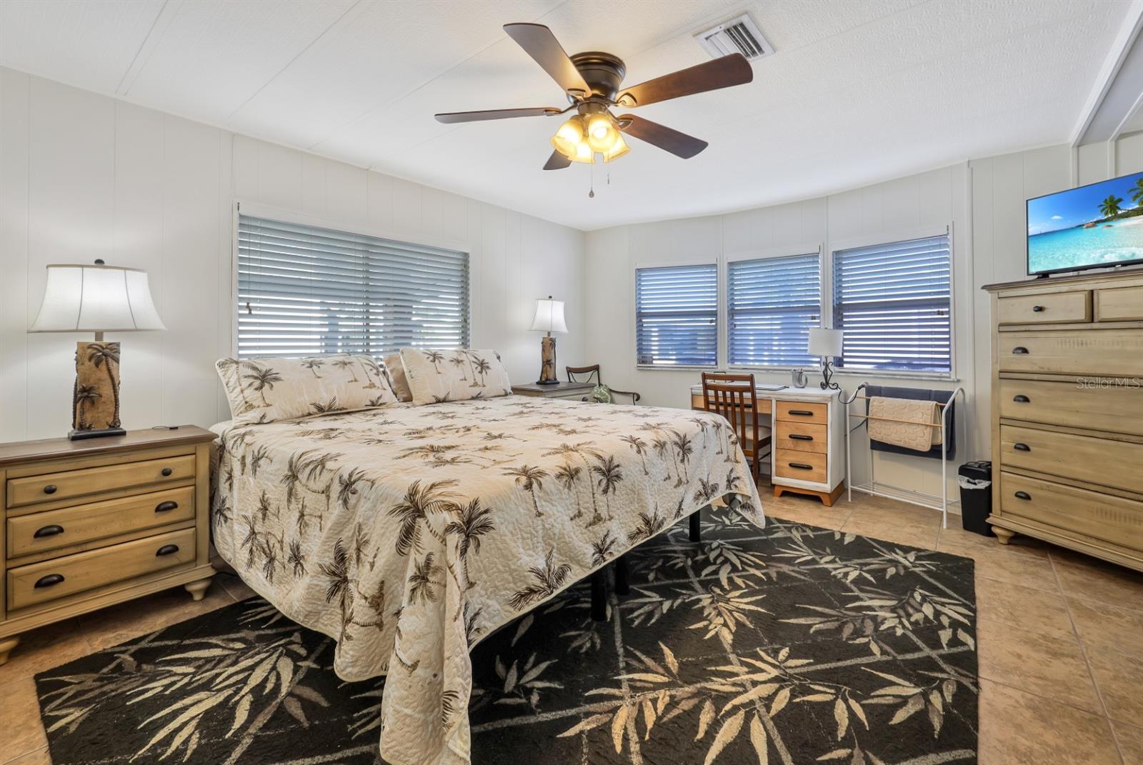 Image 22 of 96 For 2100 Kings Highway 857