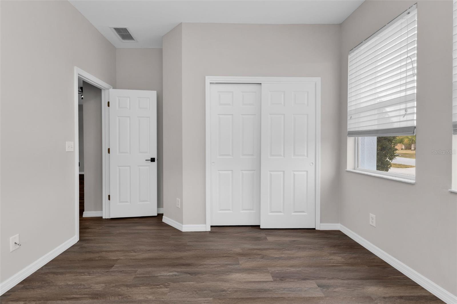 Image 10 of 42 For 12711 Pembroke Circle S