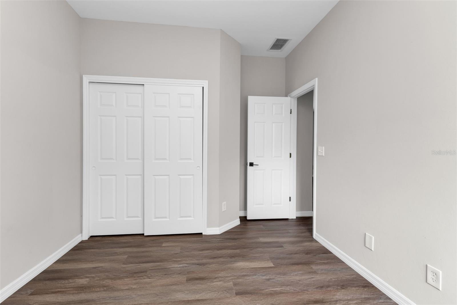 Image 14 of 42 For 12711 Pembroke Circle S