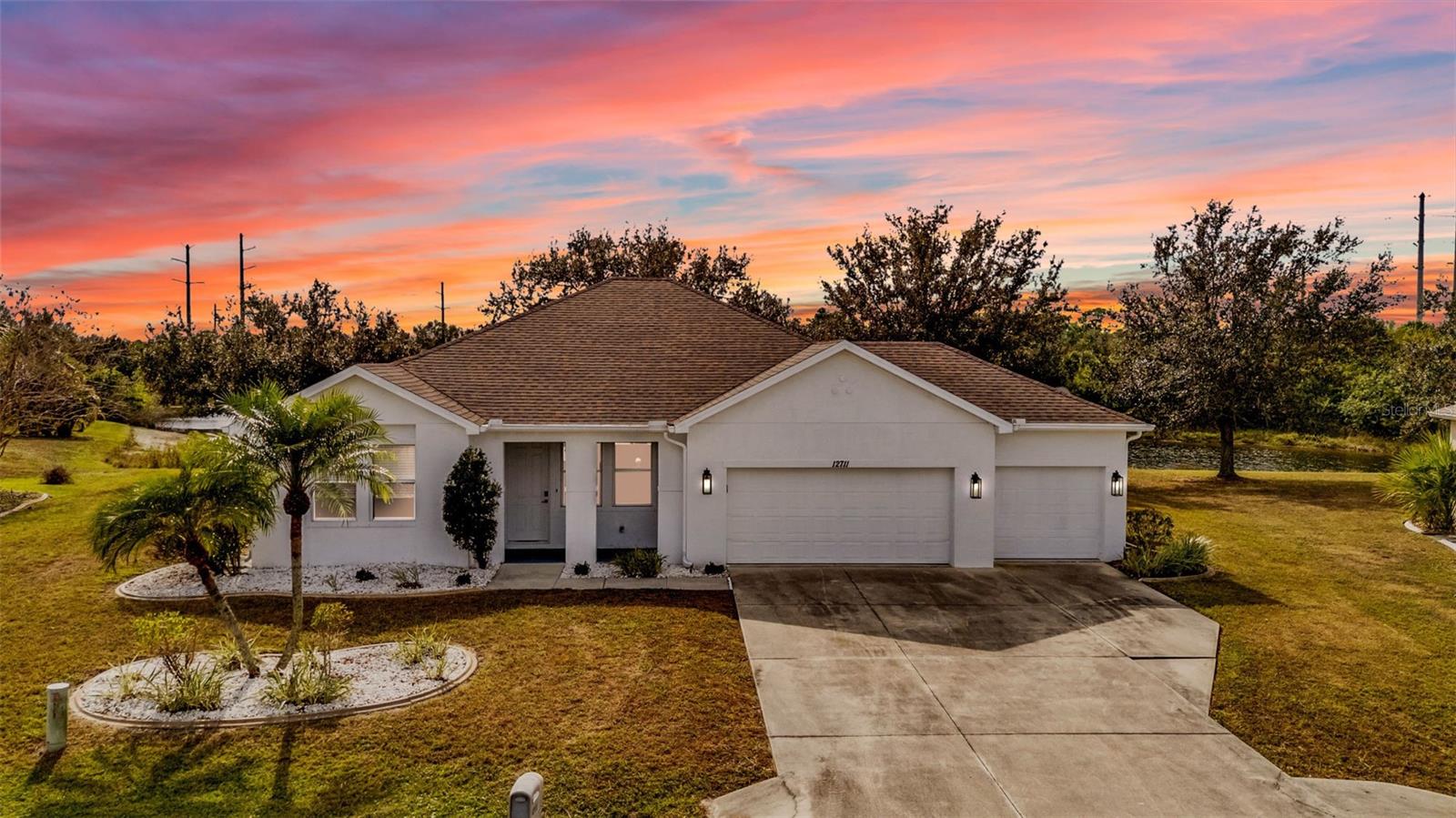 Image 2 of 42 For 12711 Pembroke Circle S