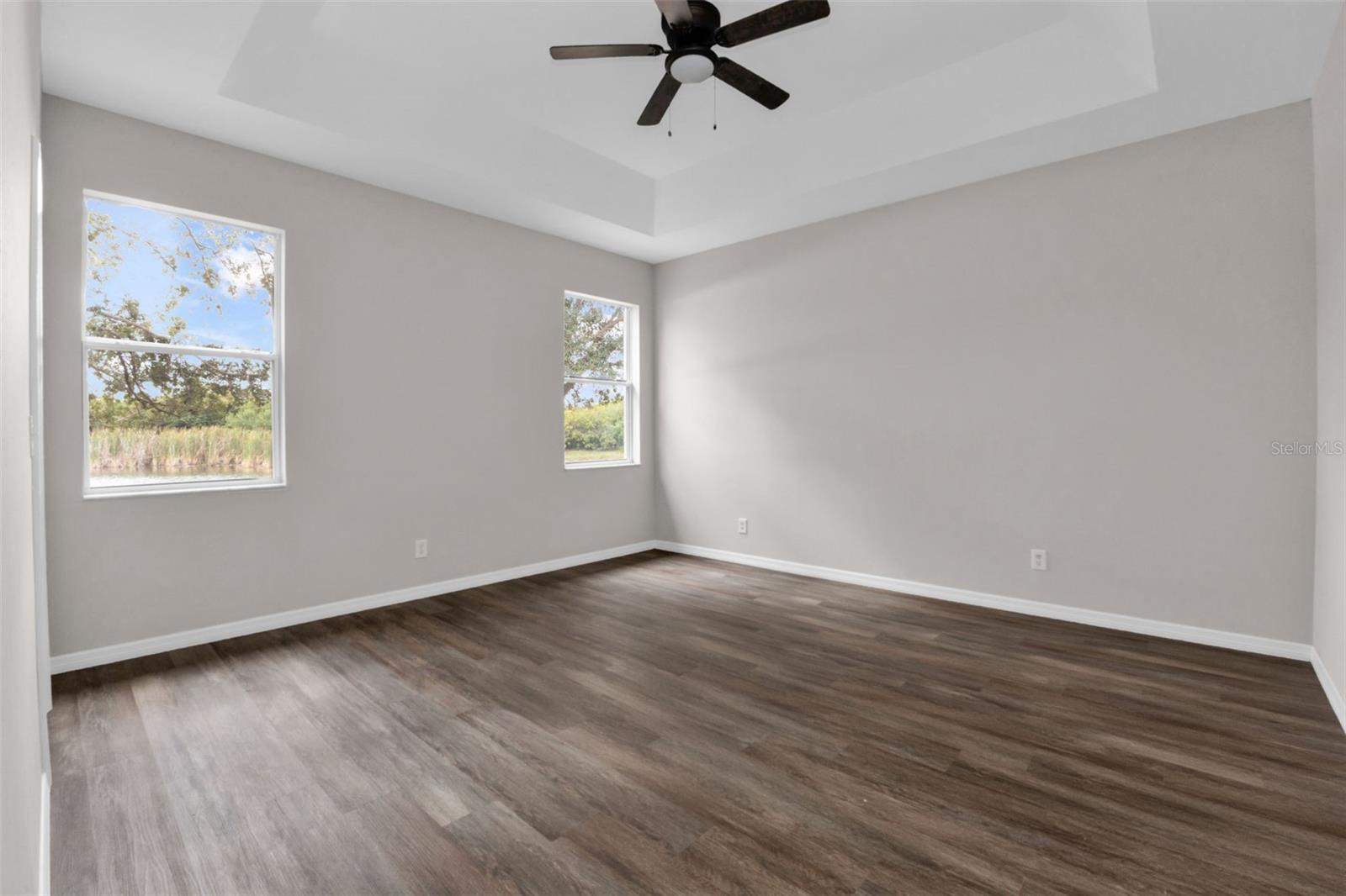 Image 23 of 42 For 12711 Pembroke Circle S