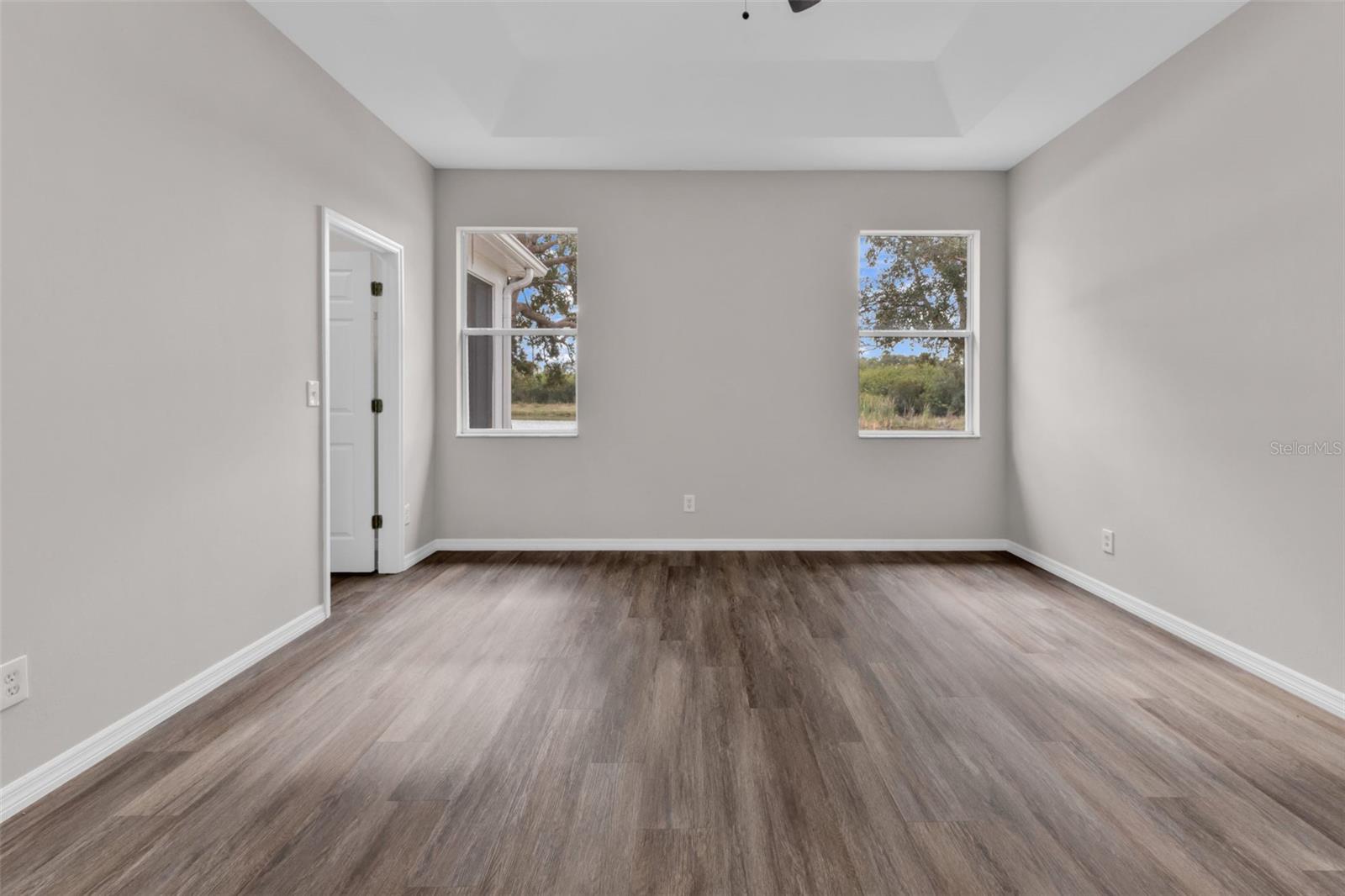 Image 24 of 42 For 12711 Pembroke Circle S