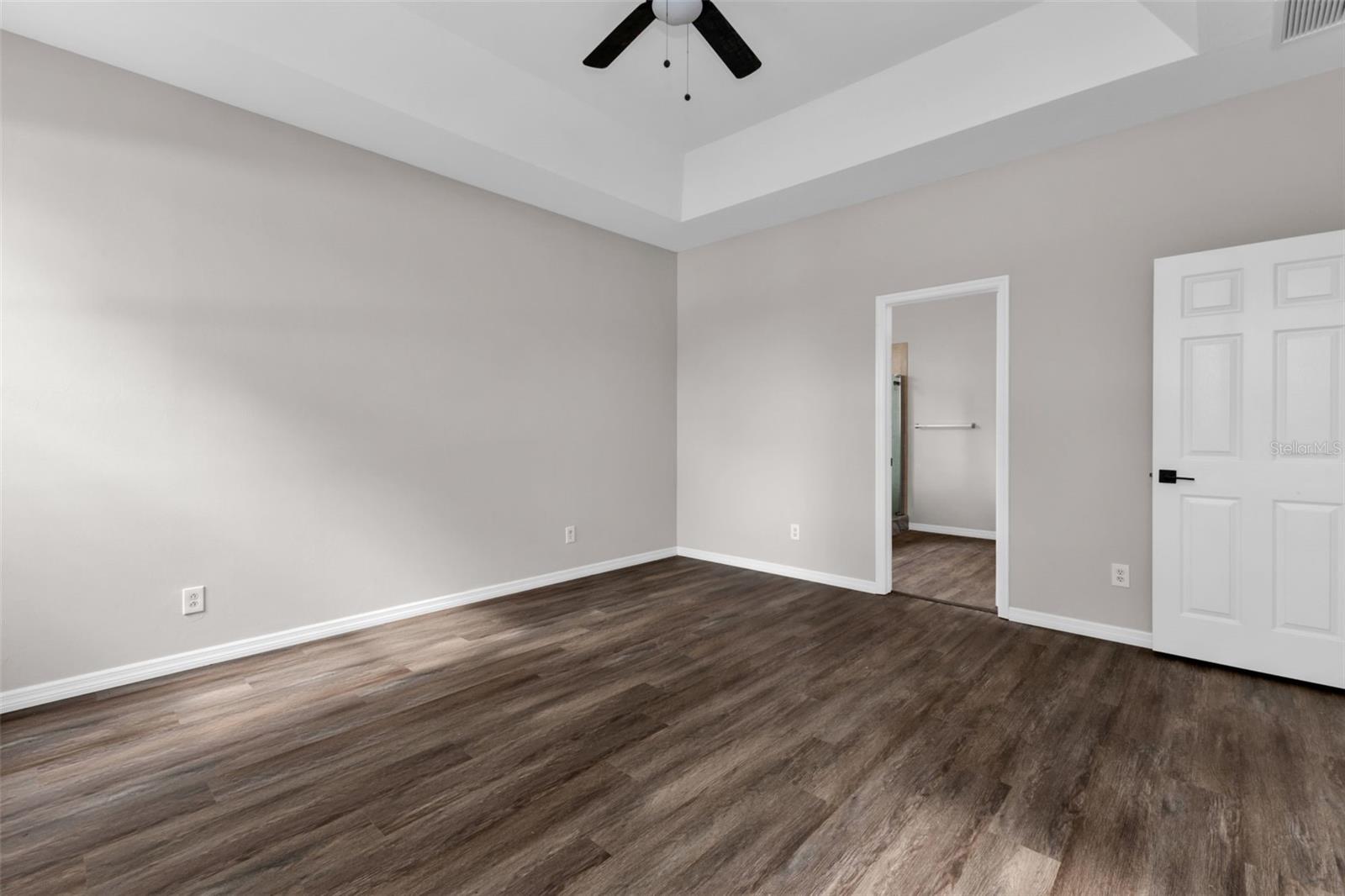 Image 25 of 42 For 12711 Pembroke Circle S