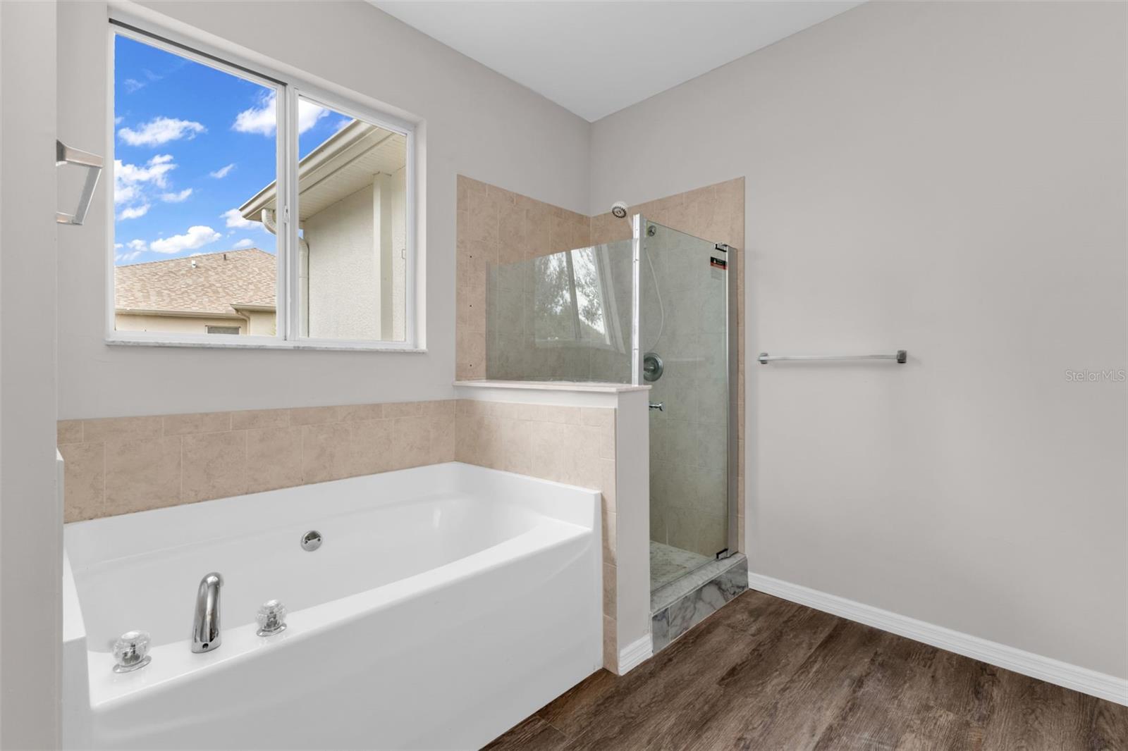 Image 27 of 42 For 12711 Pembroke Circle S