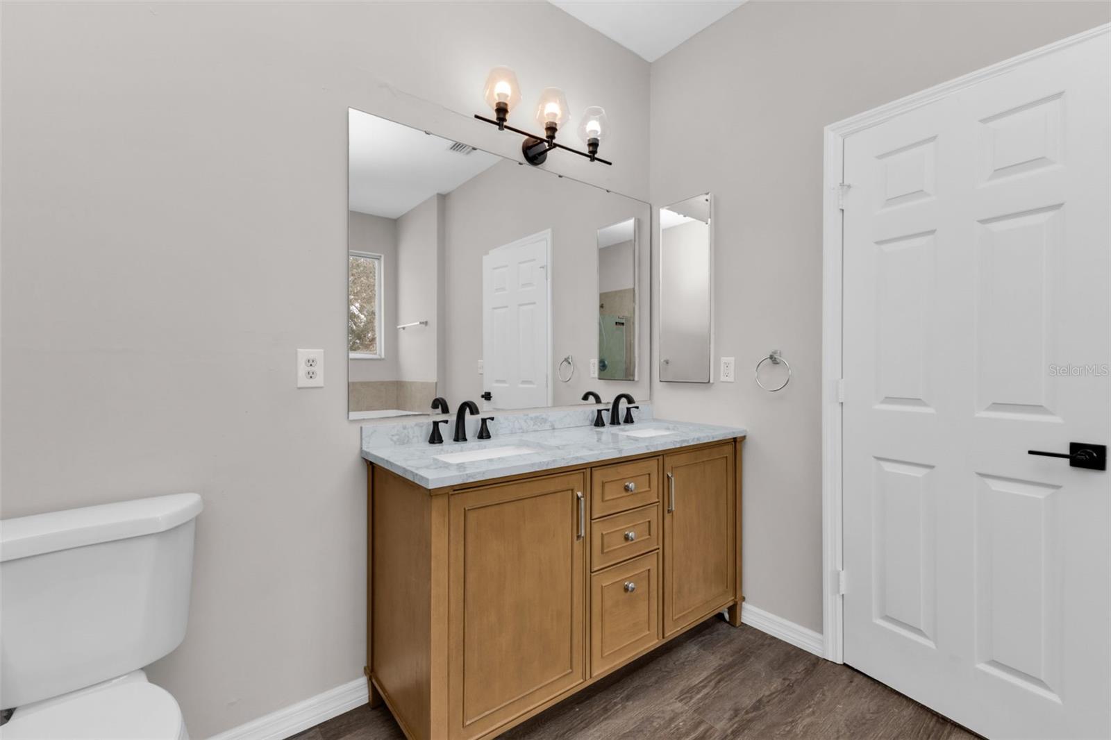 Image 29 of 42 For 12711 Pembroke Circle S