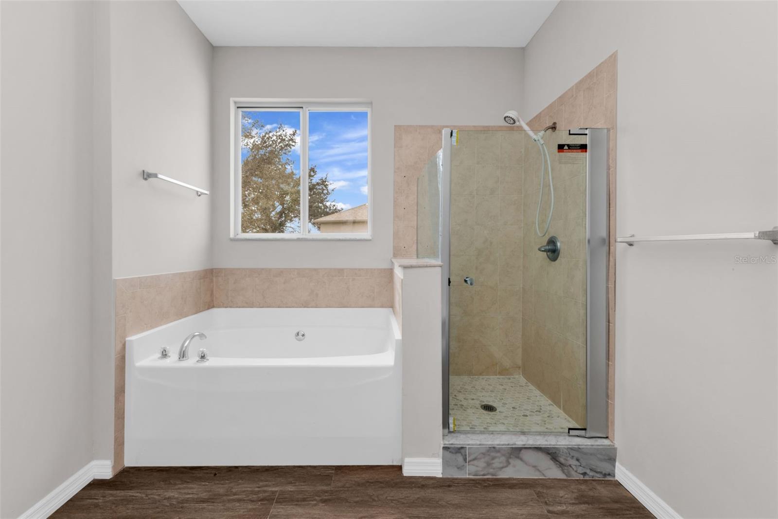 Image 30 of 42 For 12711 Pembroke Circle S