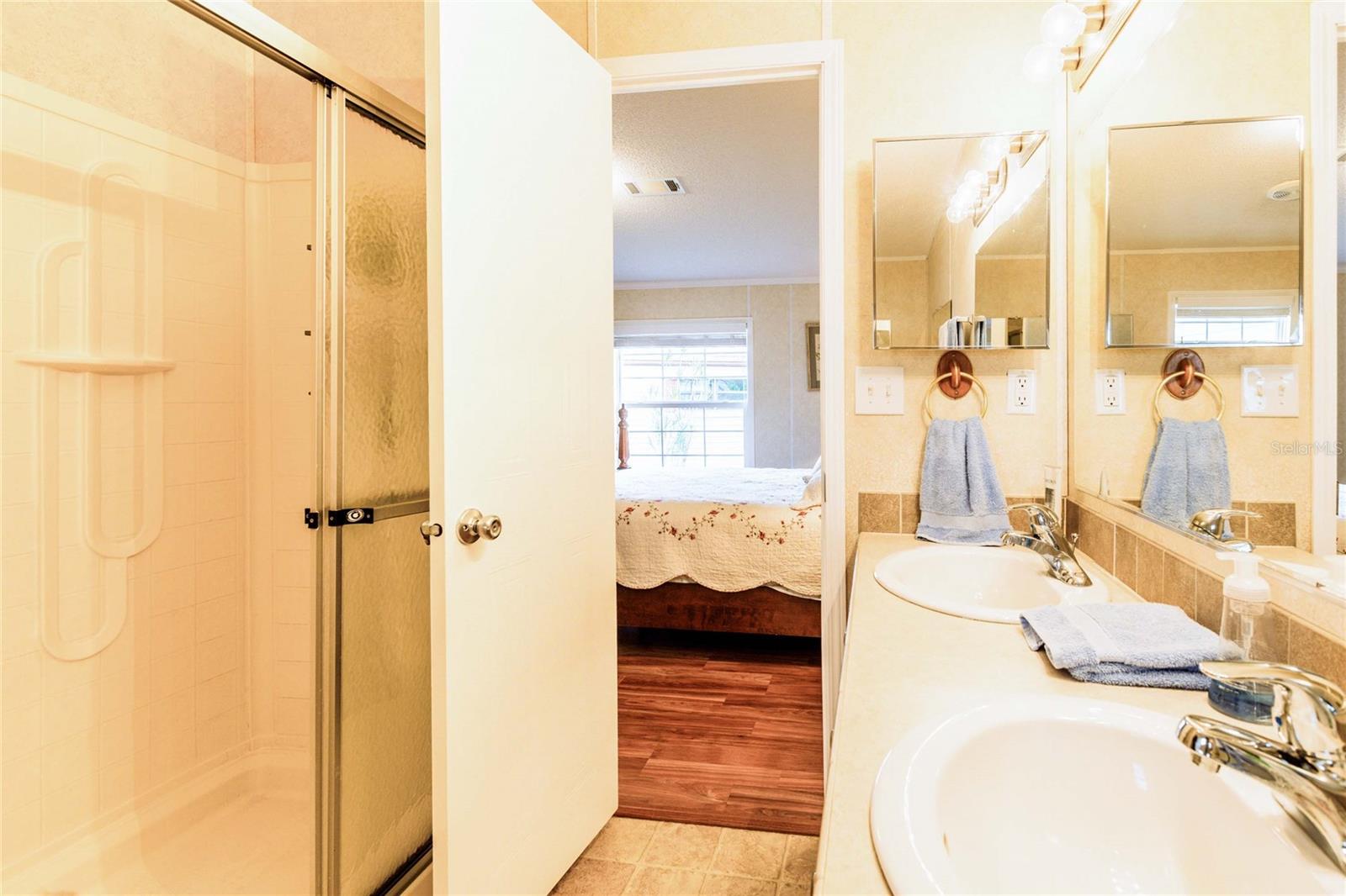 Image 13 of 75 For 2100 Kings Highway 1006