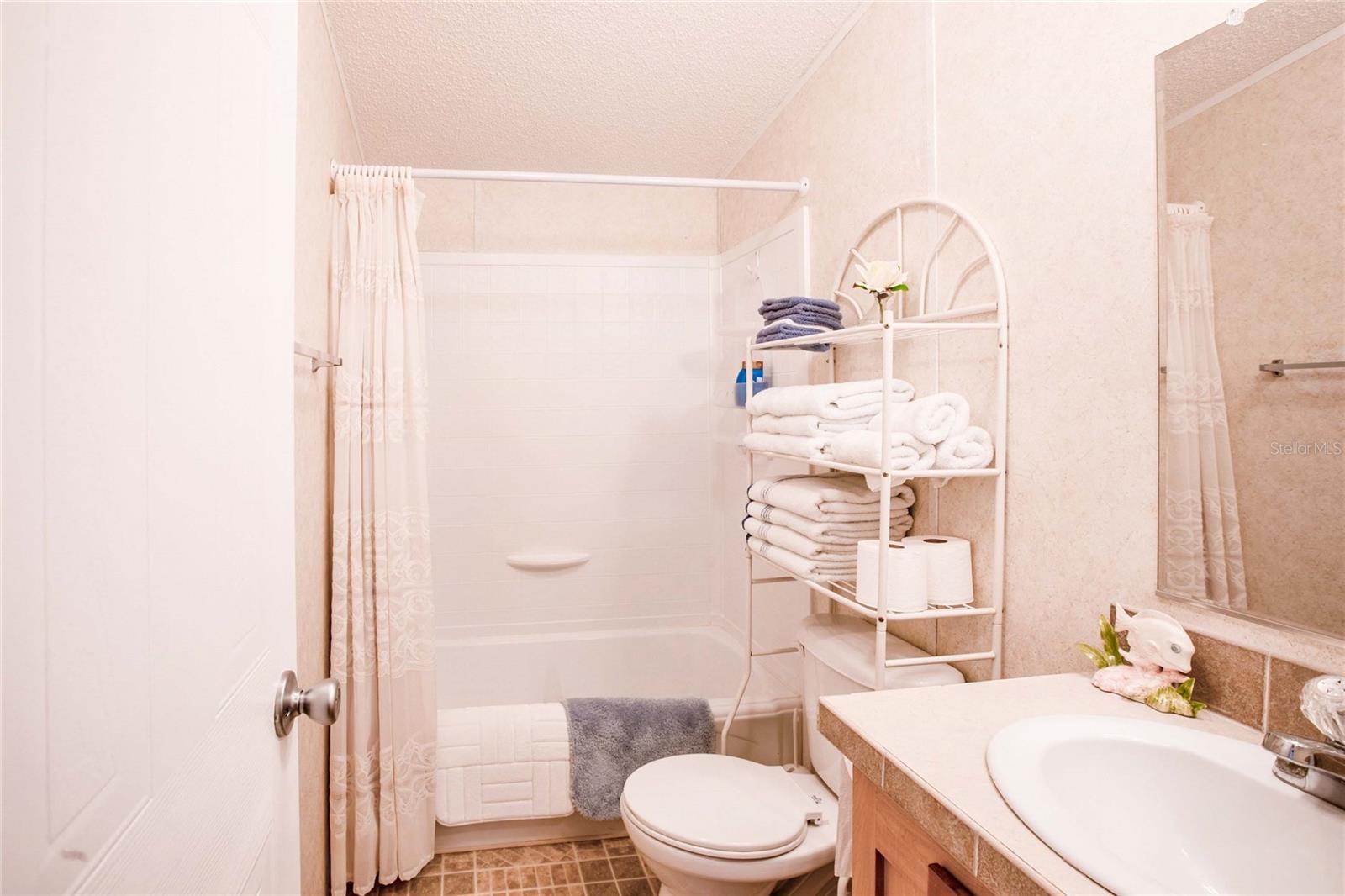 Image 18 of 75 For 2100 Kings Highway 1006