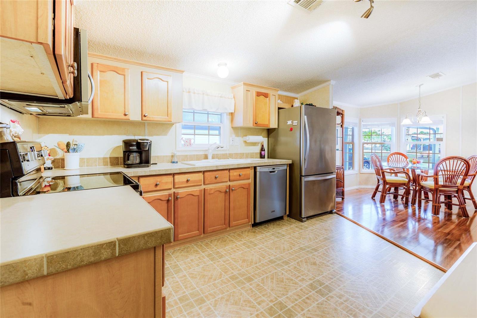 Image 9 of 75 For 2100 Kings Highway 1006