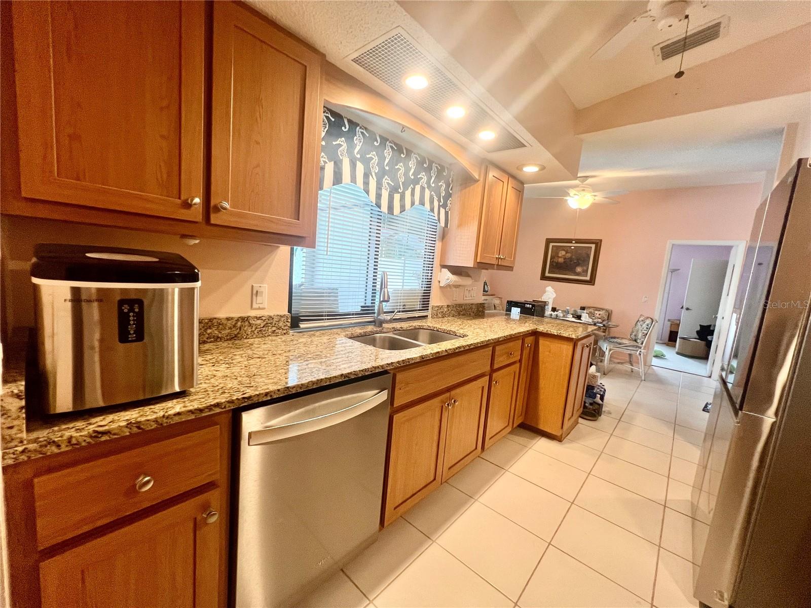 Image 2 of 37 For 2132 Abscott Street