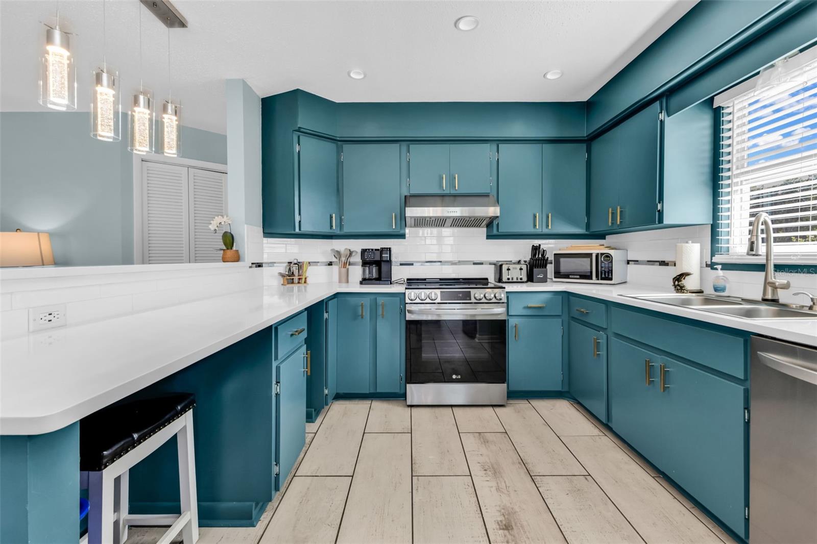 Image 20 of 86 For 312 Bayshore Road