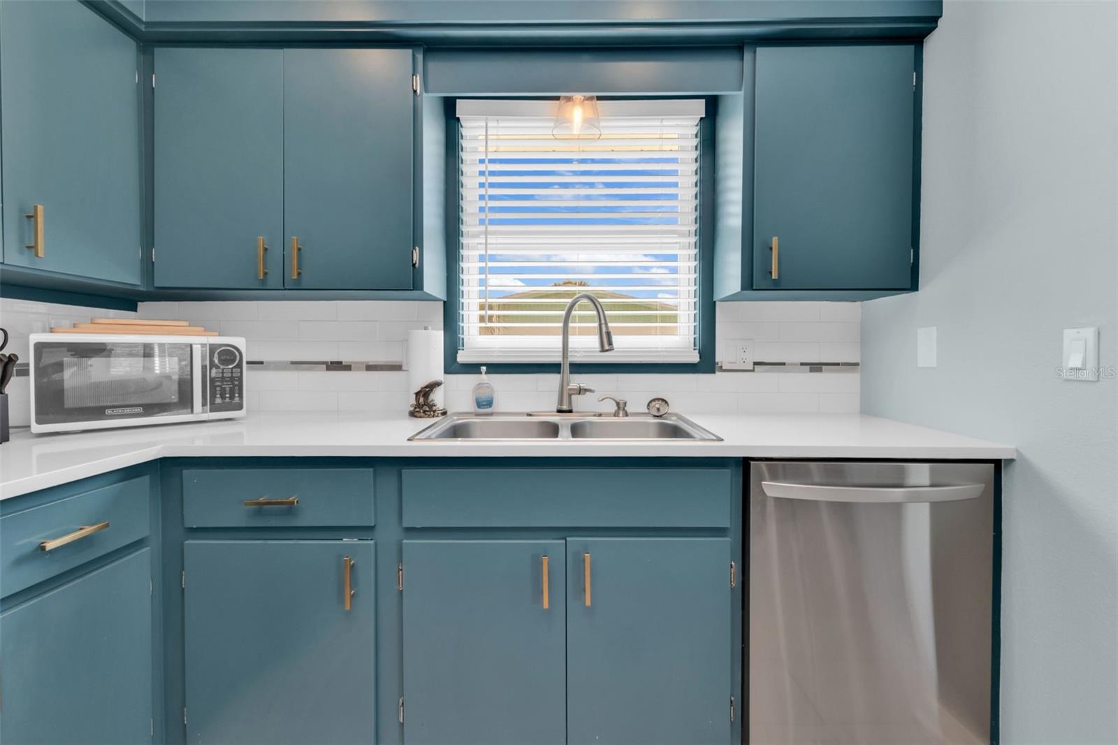 Image 21 of 86 For 312 Bayshore Road