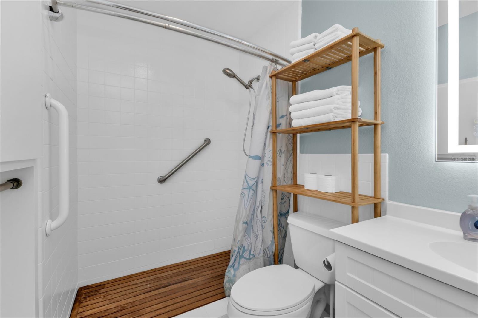 Image 33 of 86 For 312 Bayshore Road