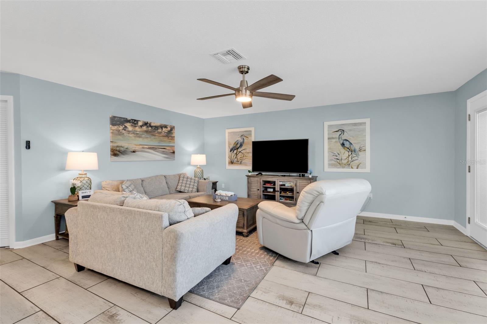 Image 44 of 86 For 312 Bayshore Road