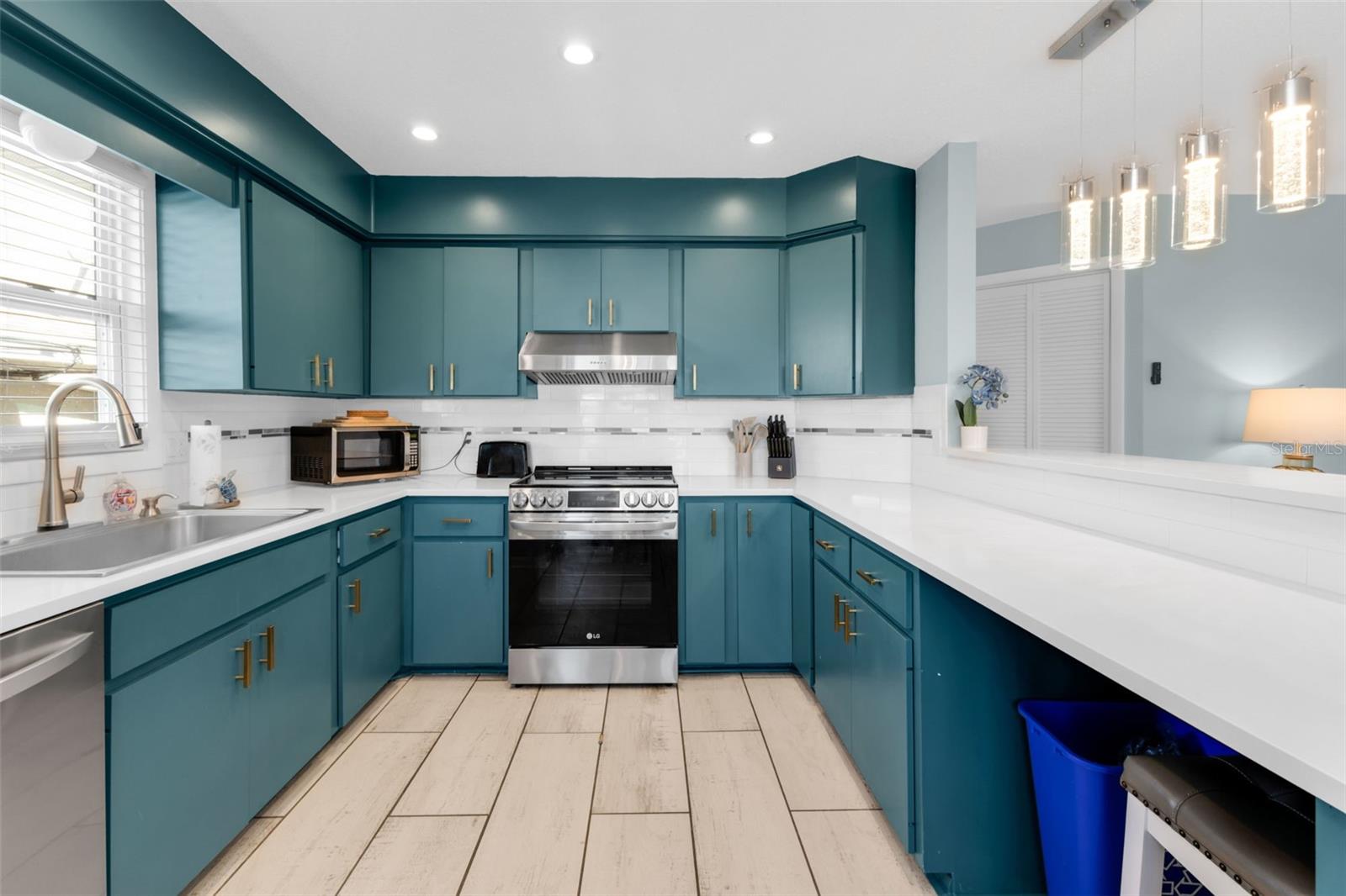 Image 48 of 86 For 312 Bayshore Road