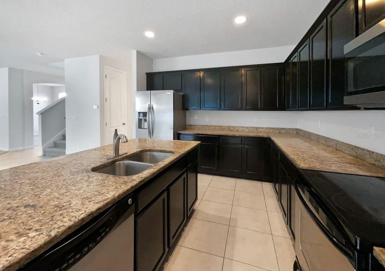 Image 12 of 17 For 15713 Lexington Park Blvd Boulevard