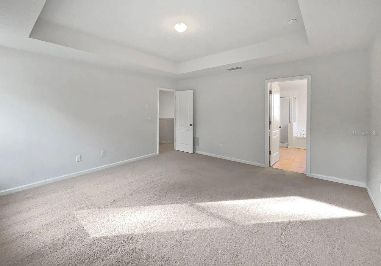 Image 5 of 17 For 15713 Lexington Park Blvd Boulevard