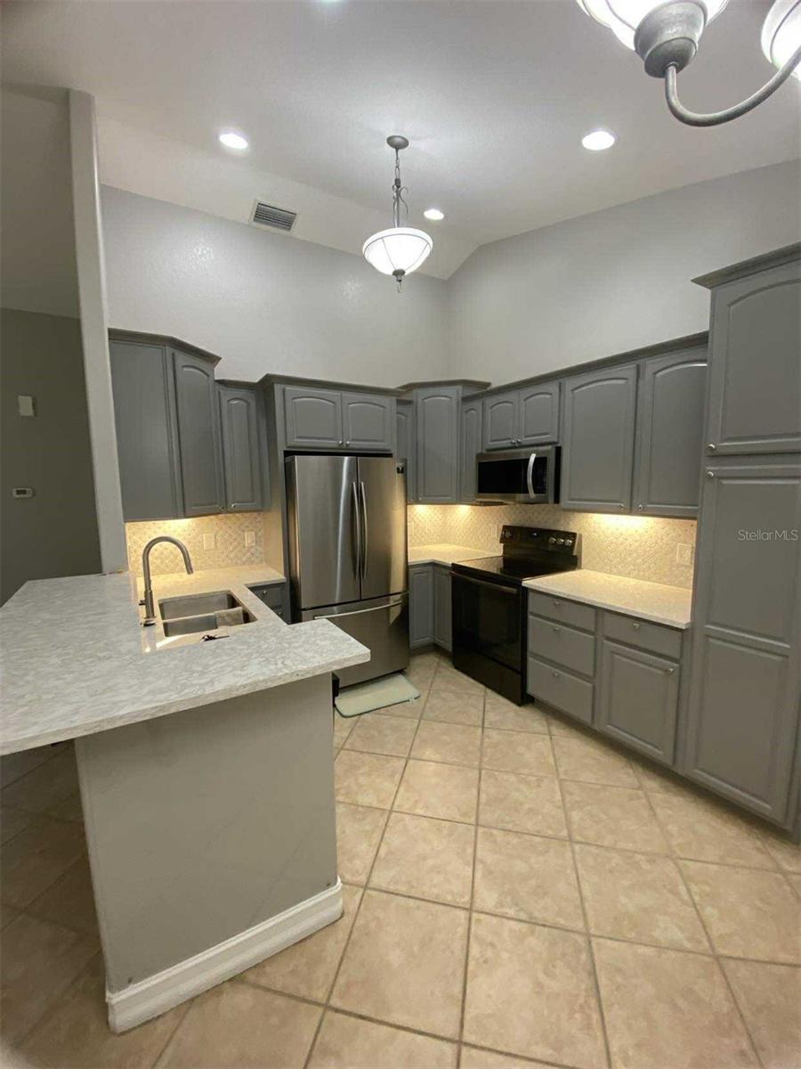 Image 13 of 47 For 7418 Tulip Tree