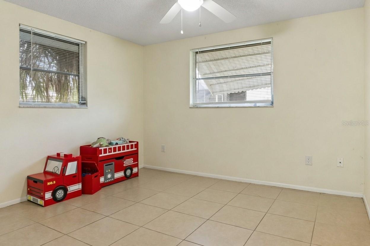 Image 19 of 36 For 340 Periwinkle Road