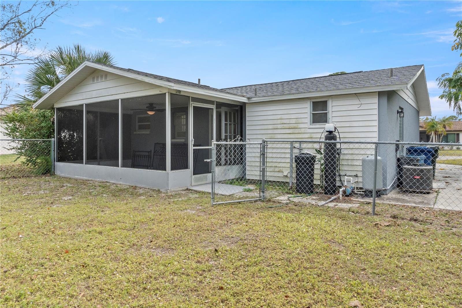 Image 24 of 36 For 340 Periwinkle Road