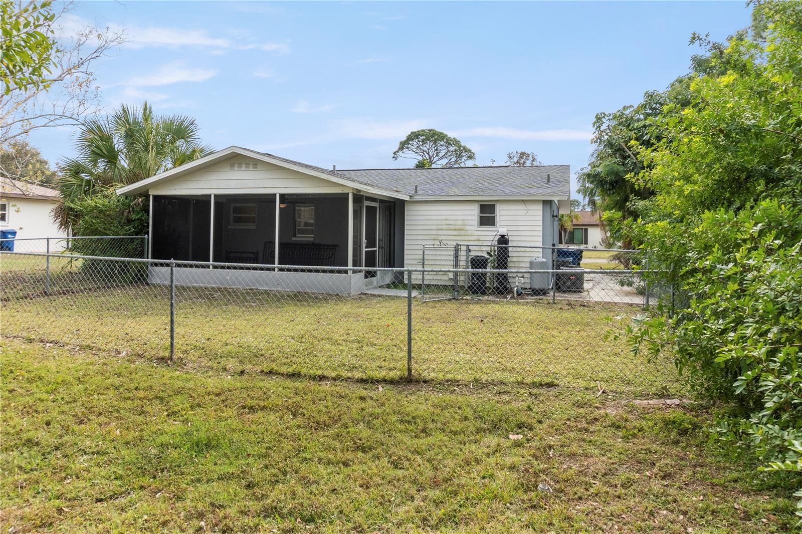 Image 26 of 36 For 340 Periwinkle Road