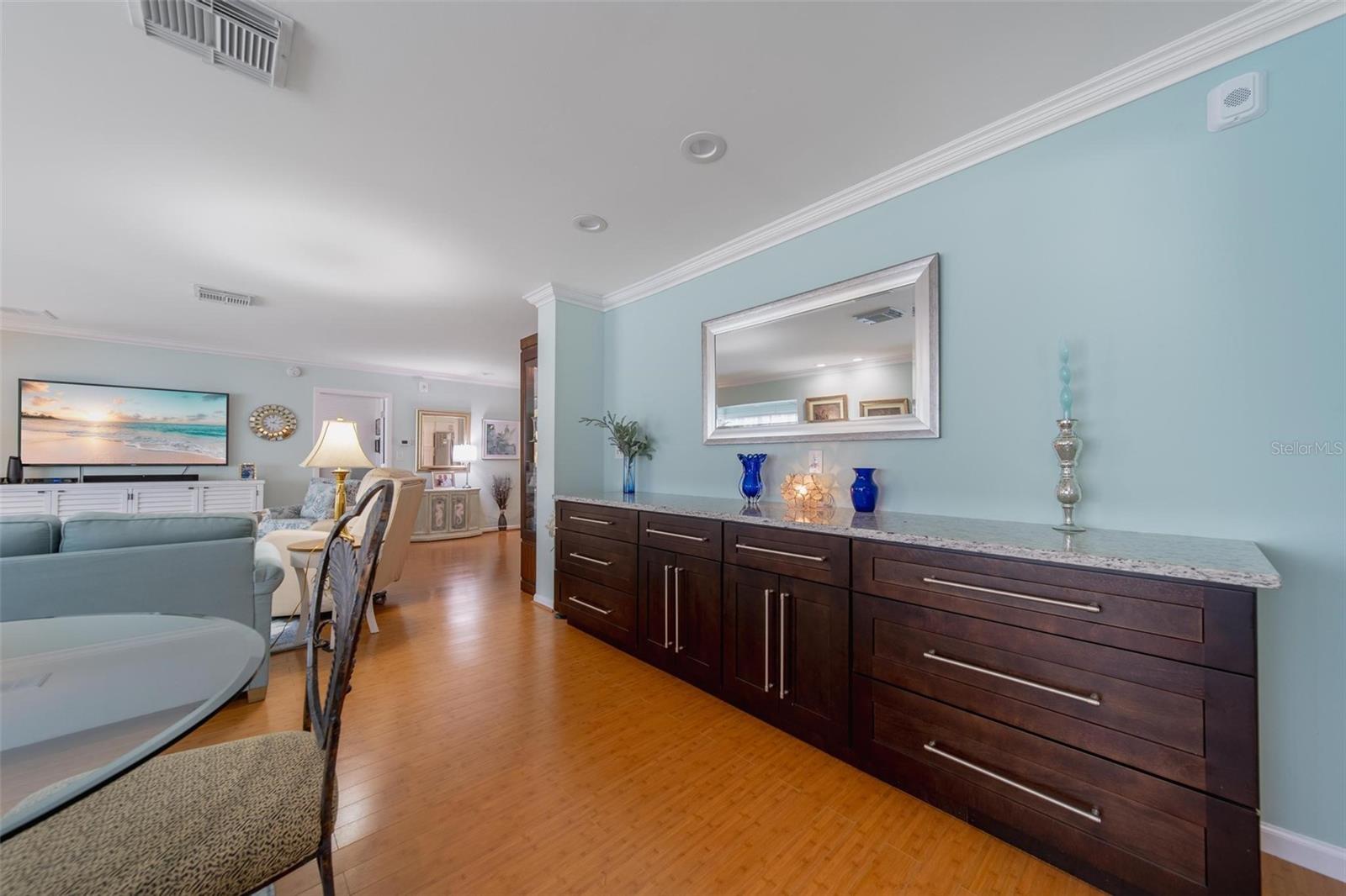 Image 11 of 39 For 5020 Brittany Drive S 324