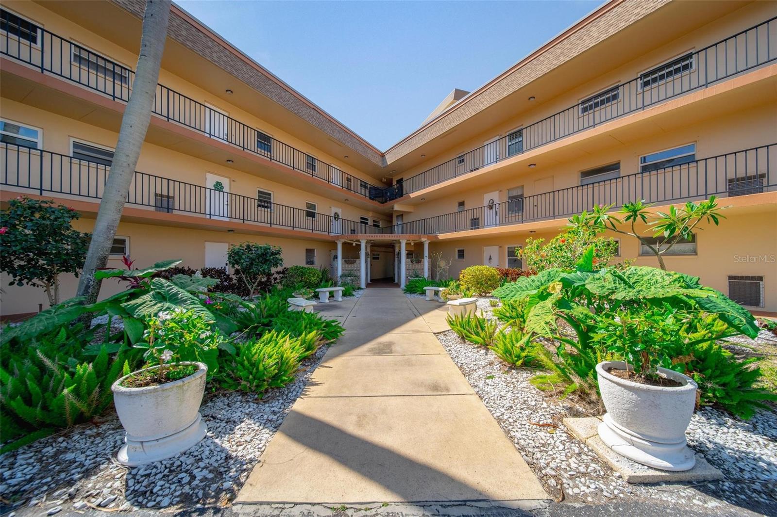 Image 30 of 39 For 5020 Brittany Drive S 324