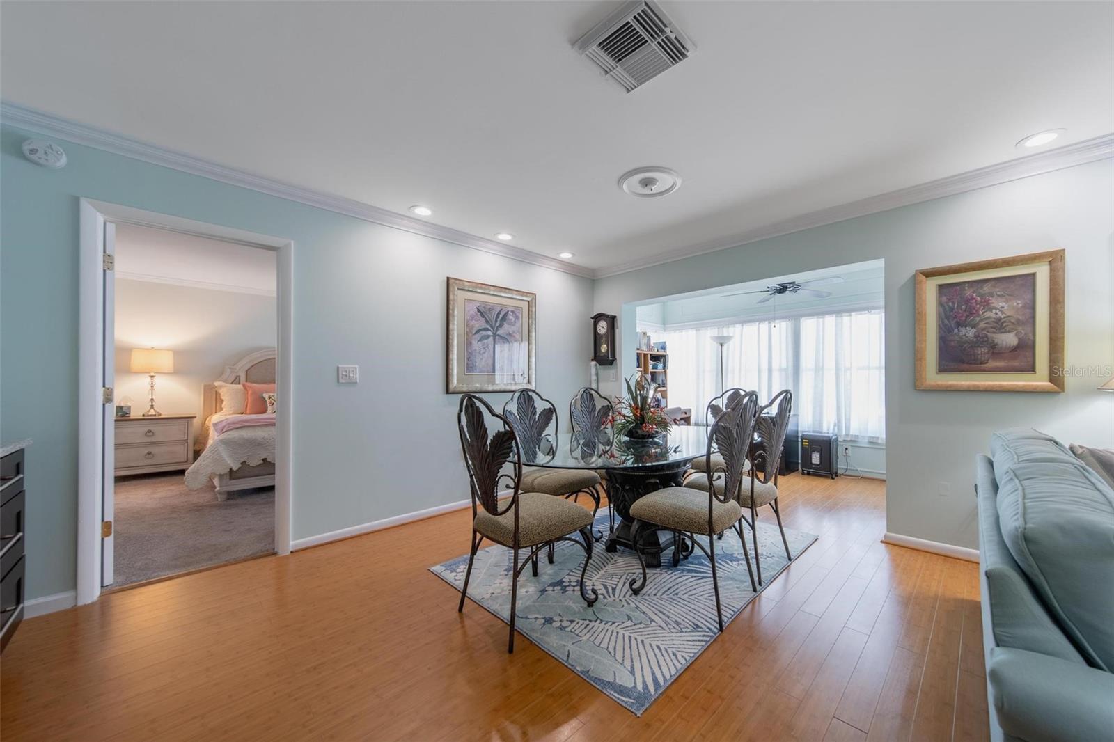 Image 8 of 39 For 5020 Brittany Drive S 324