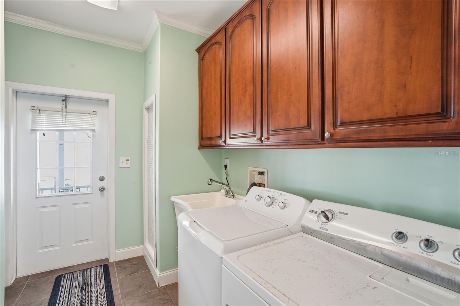 Image 32 of 41 For 8461 Kinglet Drive