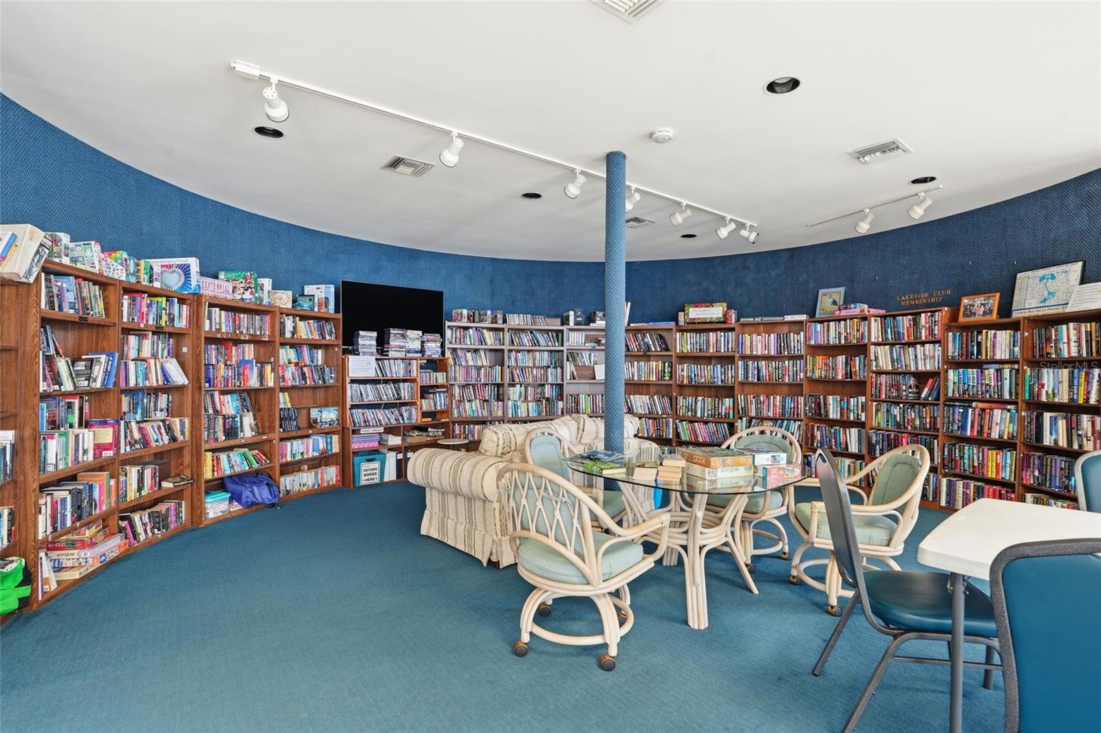 Image 39 of 43 For 6041 Toucan Drive