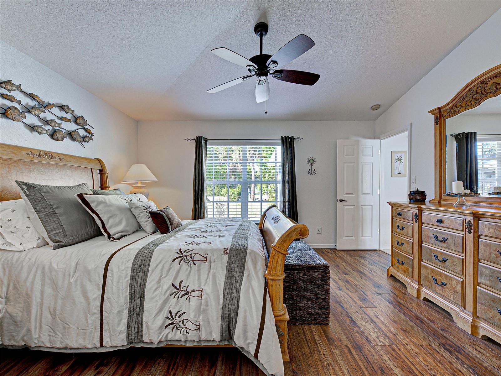 Image 40 of 59 For 1045 Clearview Drive