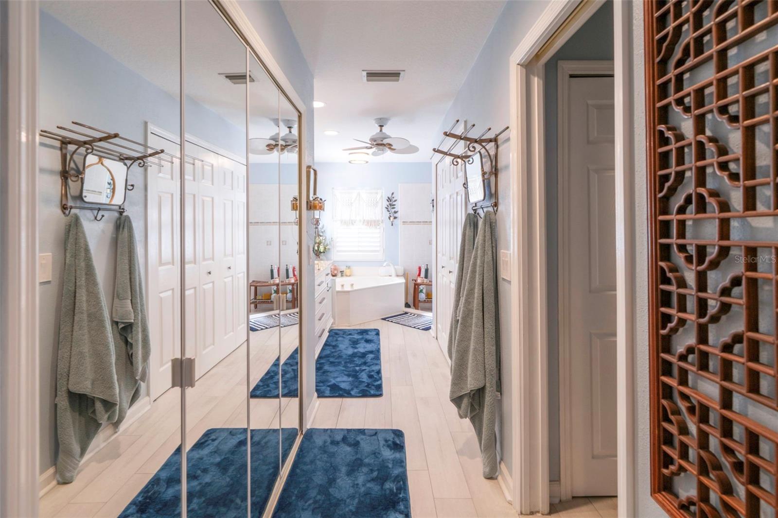 Image 18 of 50 For 4115 Cape Cole Boulevard