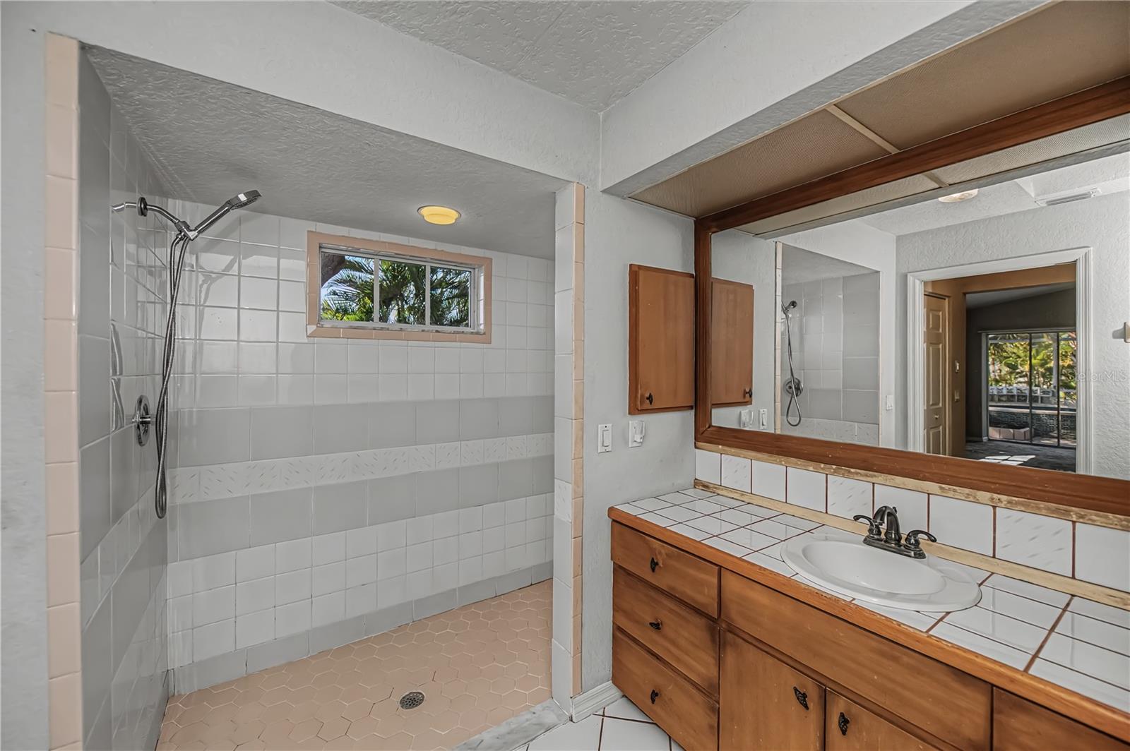 Image 34 of 81 For 209 Springview Circle Nw