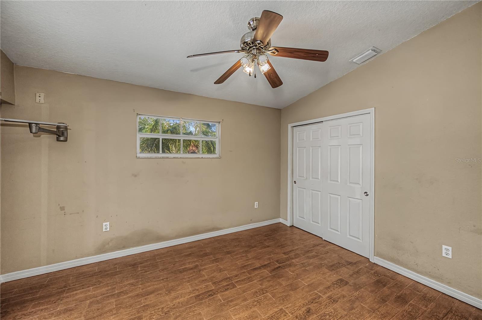 Image 38 of 81 For 209 Springview Circle Nw