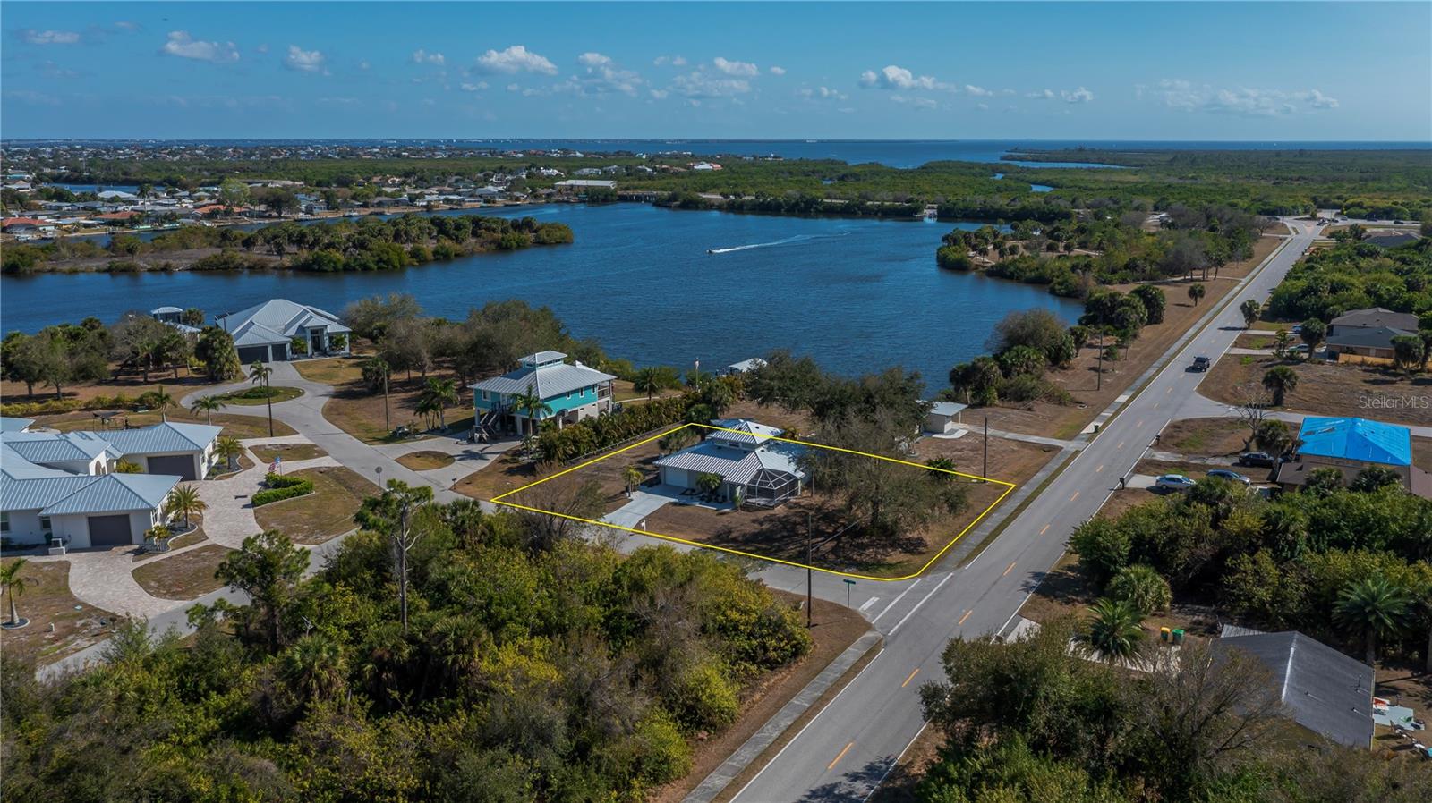 Image 6 of 81 For 209 Springview Circle Nw