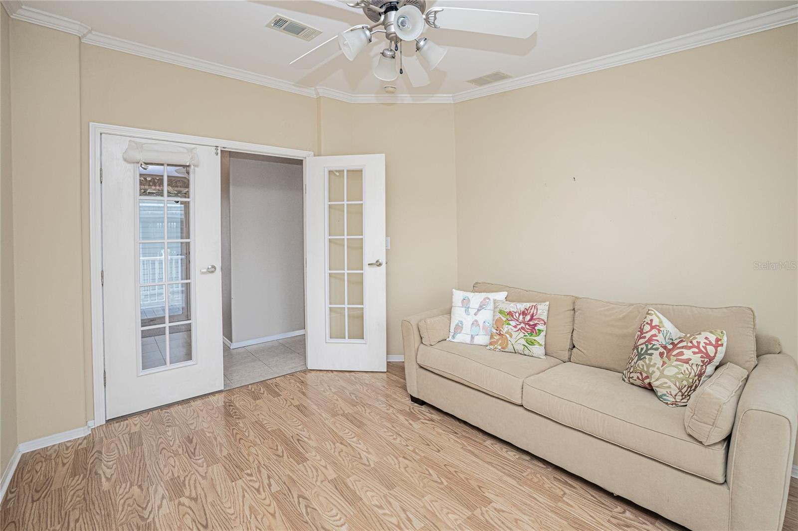 Image 11 of 41 For 14 Freeman Avenue