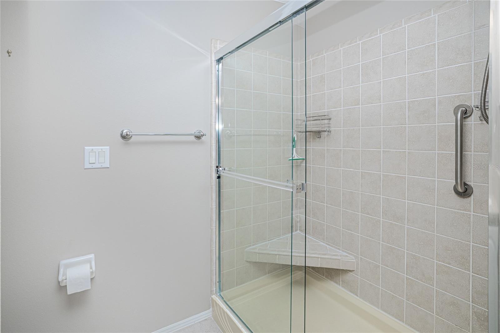 Image 28 of 41 For 14 Freeman Avenue