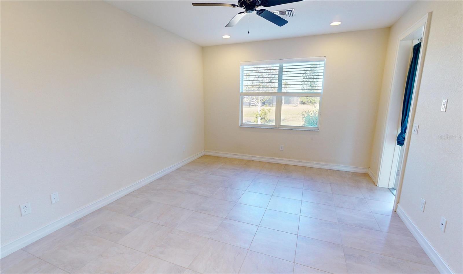 Image 12 of 33 For 7505 Carissa