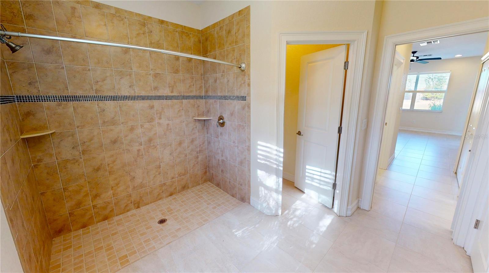 Image 15 of 33 For 7505 Carissa