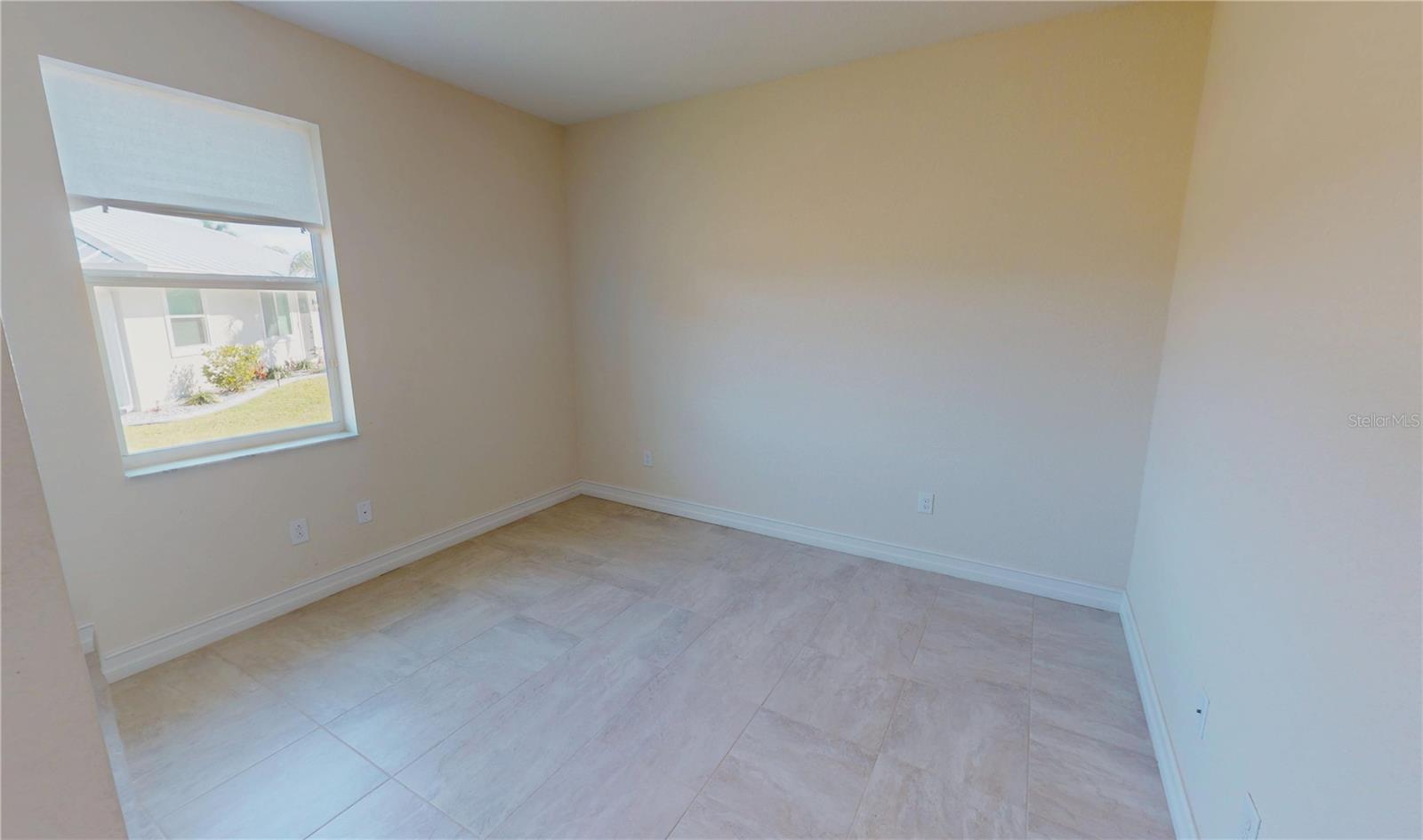 Image 17 of 33 For 7505 Carissa