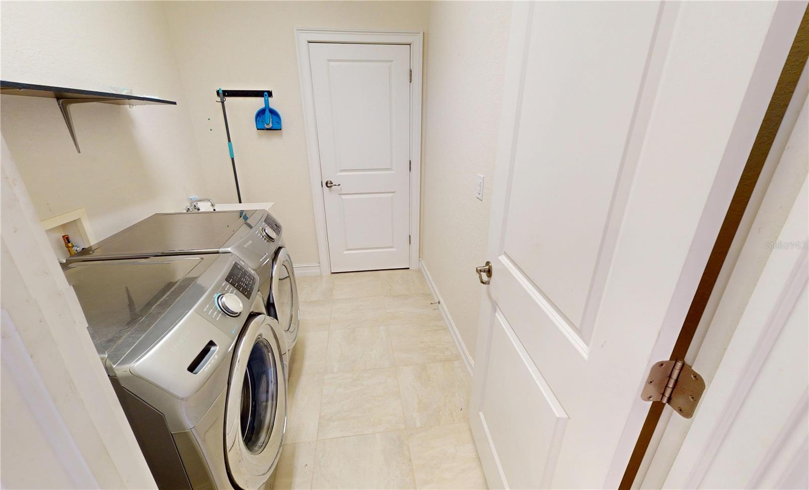 Image 26 of 33 For 7505 Carissa