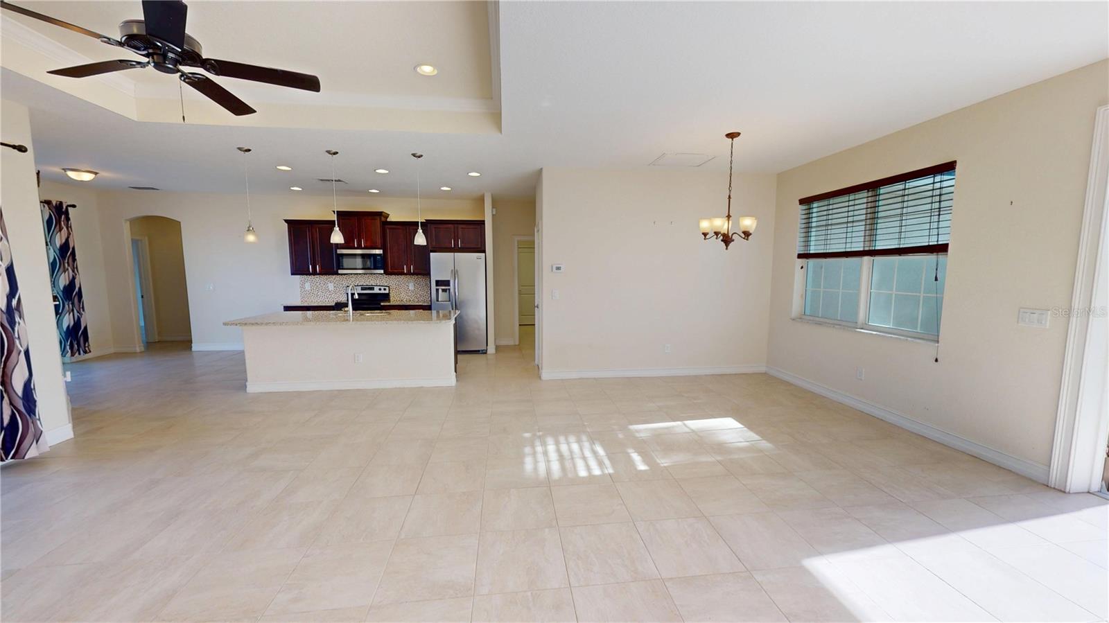 Image 5 of 33 For 7505 Carissa