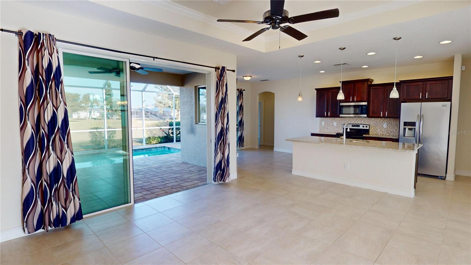 Image 6 of 33 For 7505 Carissa